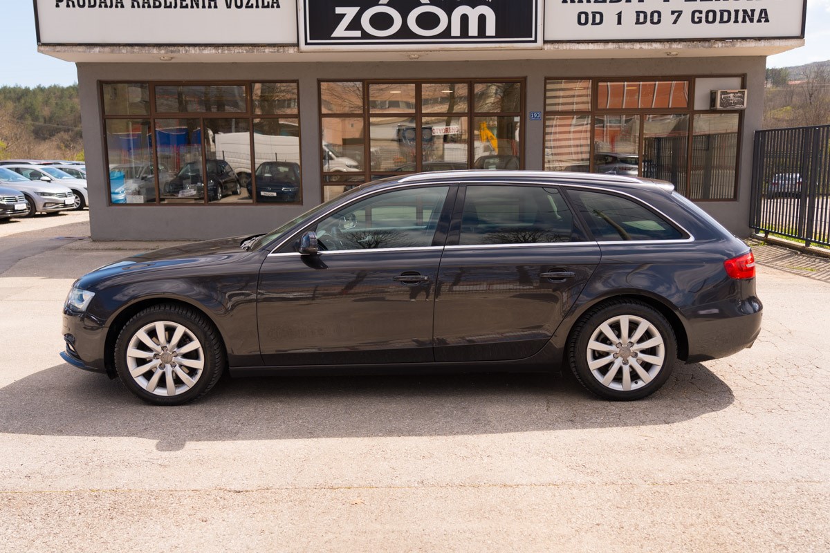 Audi A4
 2.0 TDI Quattro