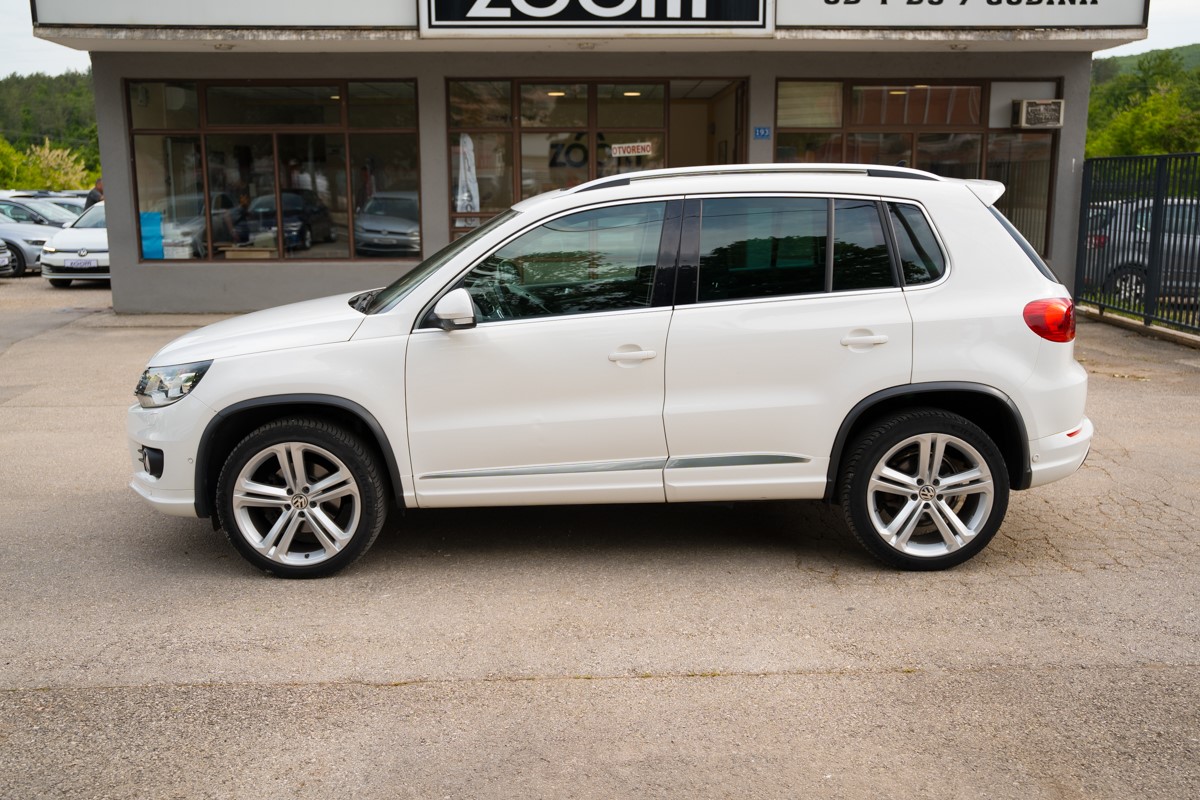 Volkswagen Tiguan
 2.0 TDI DSG R-Line 4MOTION