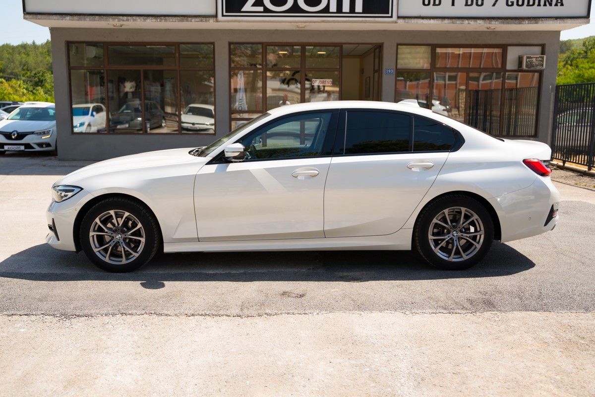 BMW
 3-Series 318 D Sport Line