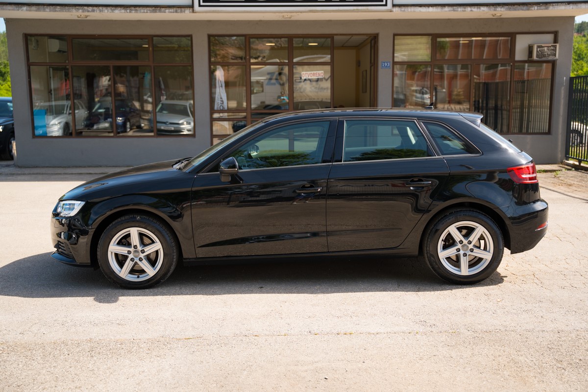 Audi A3
 30 TDI Sportback