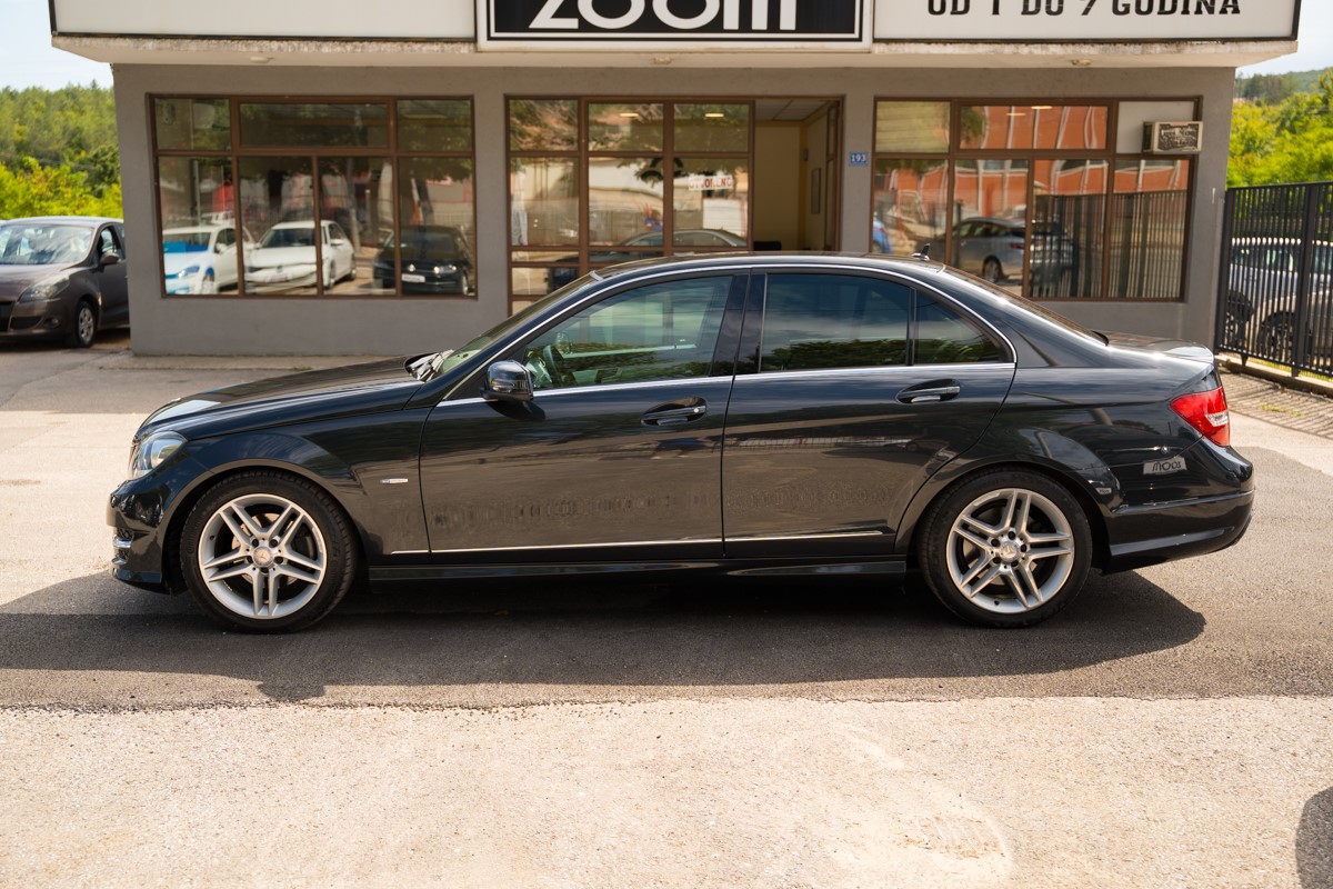 Mercedes-Benz C-Class
 200 CDI AMG