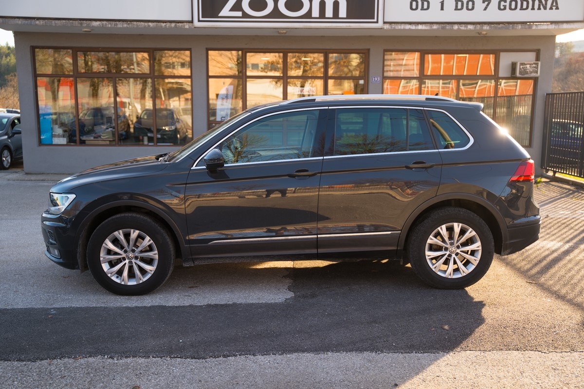 Volkswagen Tiguan
 2.0 TDI DSG 4MOTION