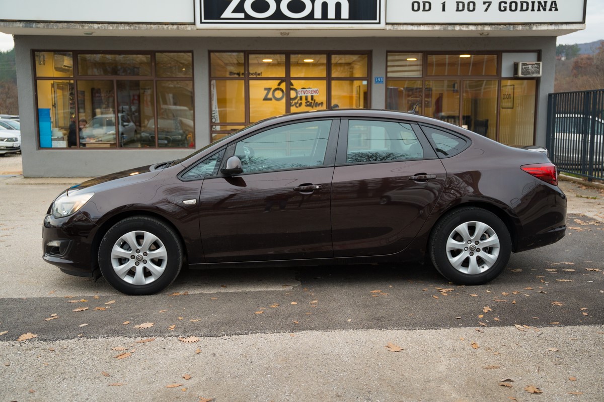 Opel Astra 1.6