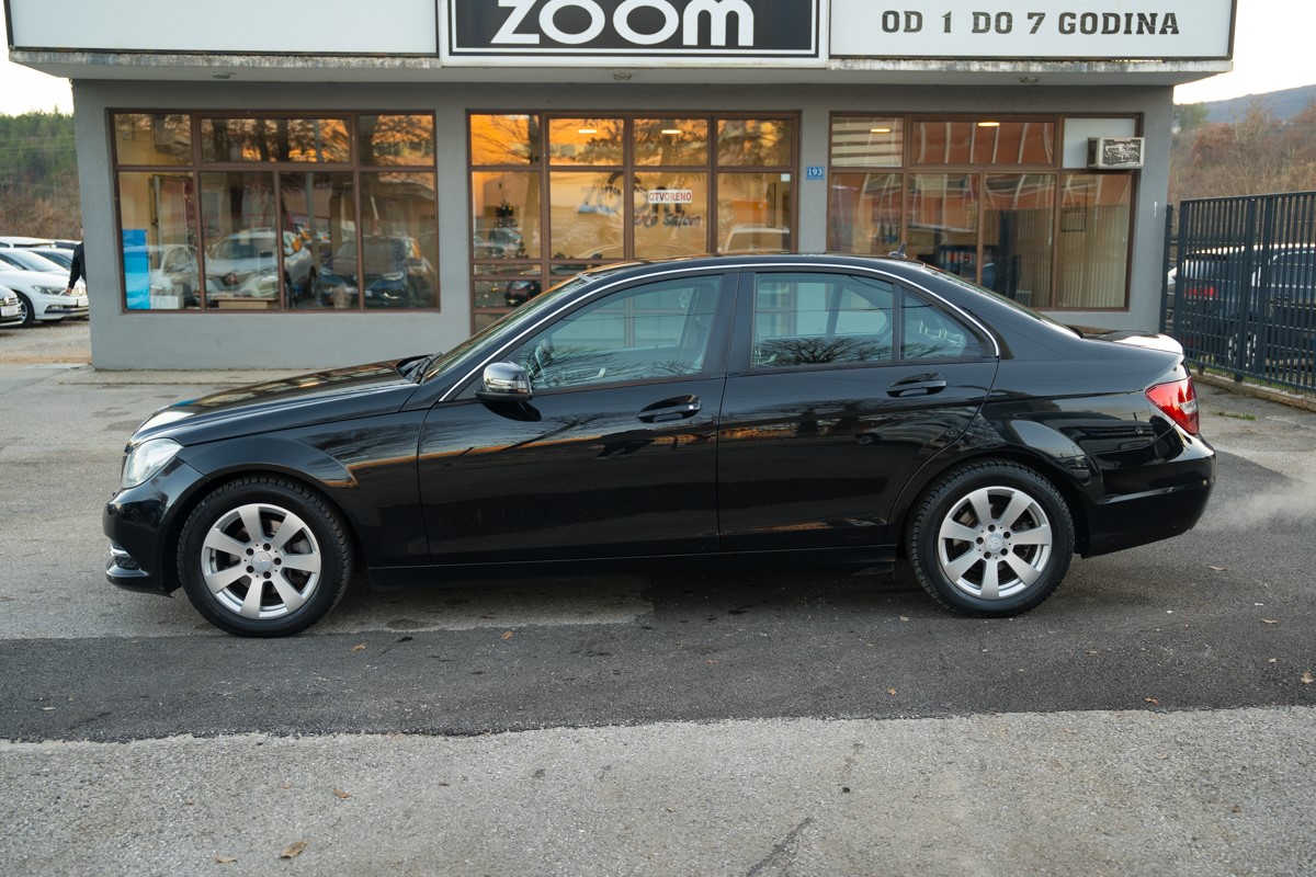 Mercedes-Benz C-Class
 180 CDI