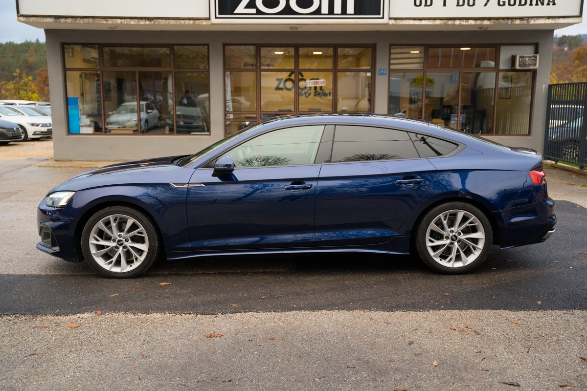 Audi A5
 2.0 TDI SPORTBACK