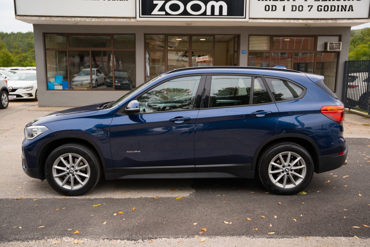 BMW
 X1 18D XDrive