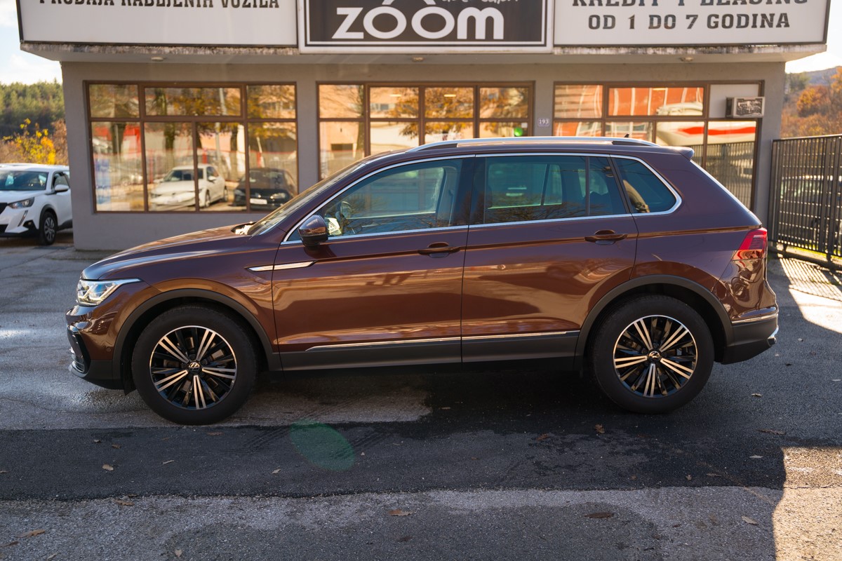 Volkswagen Tiguan
 2.0 TDI DSG 4MOTION