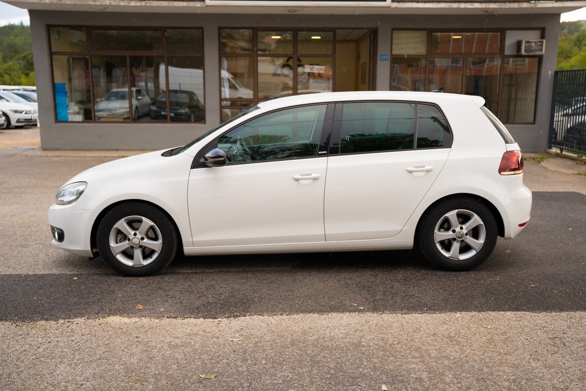Volkswagen Golf 1.6 TDI DSG STYLE