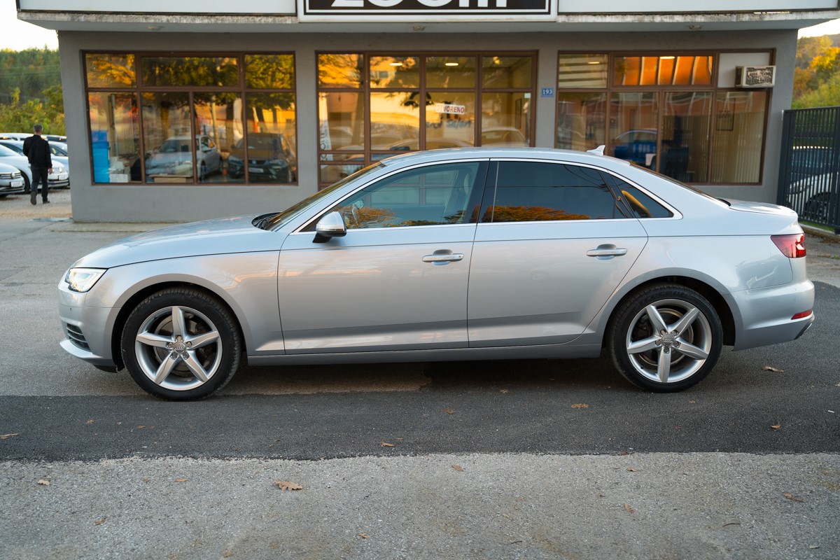 Audi A4
 35 TDI S-tronic Bussines Line