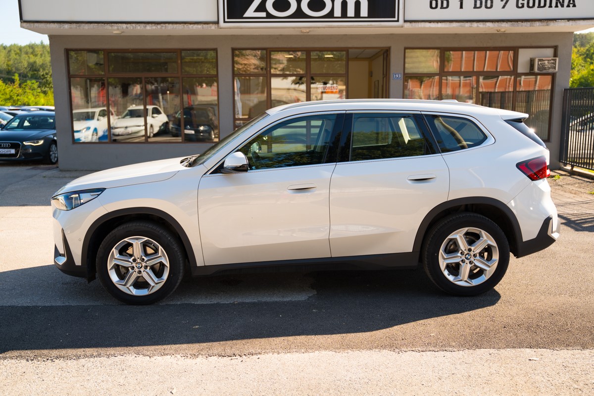 BMW
 X1 18 d sDrive