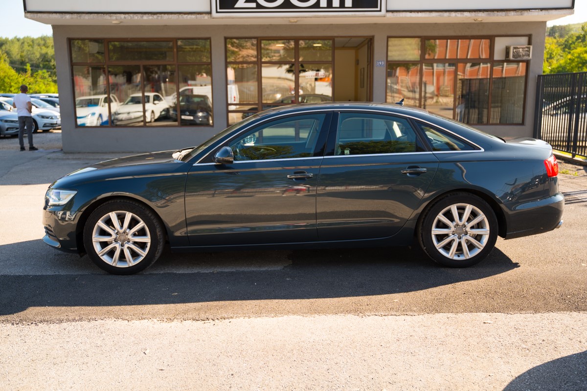 Audi A6
 2.0 TDI