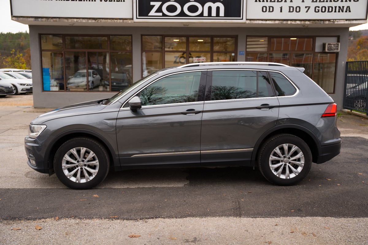 Volkswagen Tiguan
 2.0 TDI DSG 4MOTION