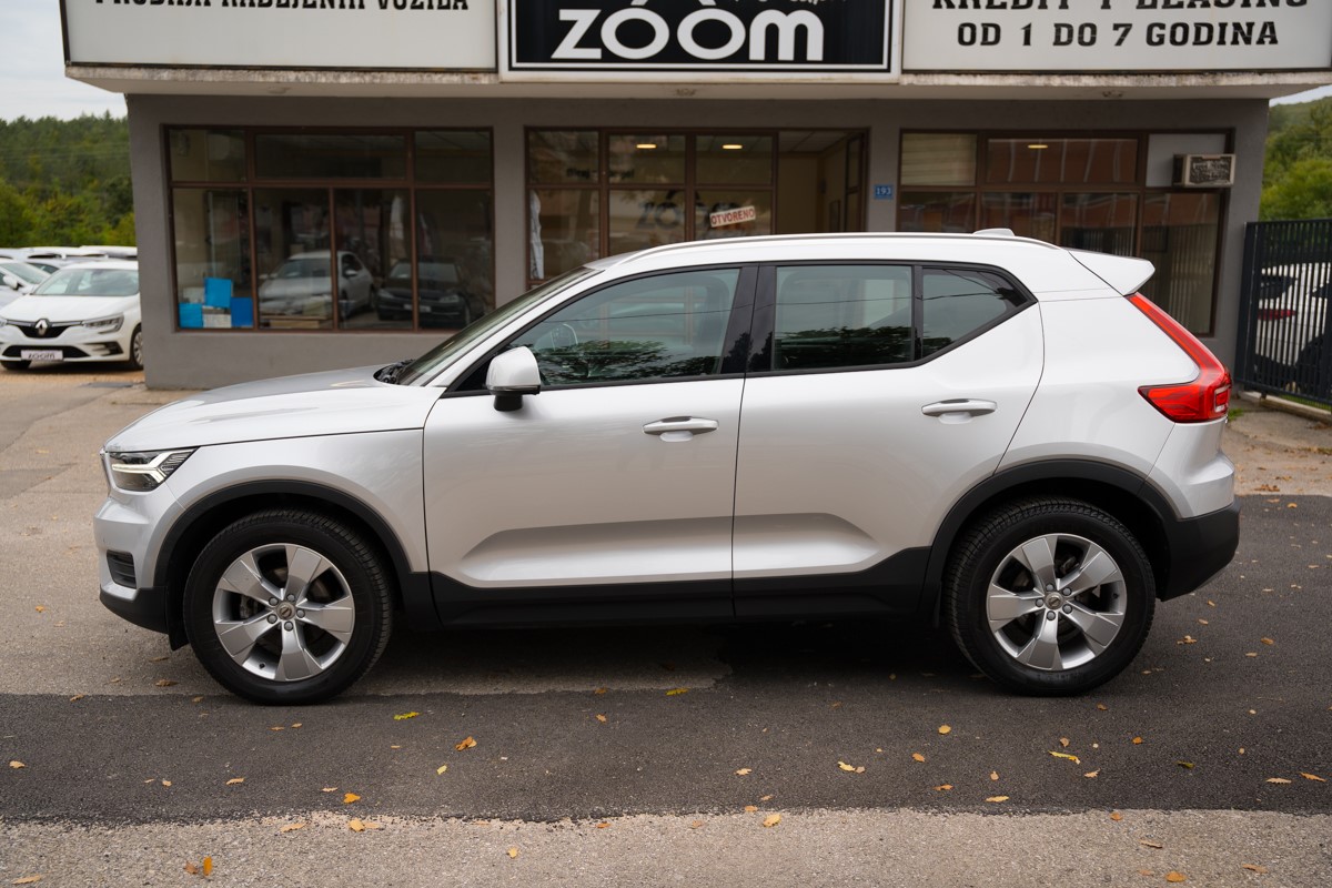Volvo
 XC40 2.0 D D3
