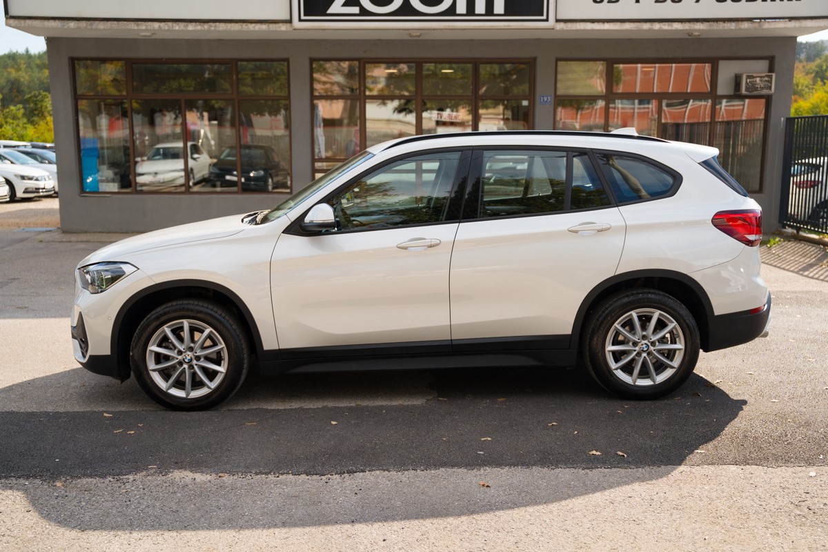 BMW
 X1 18 D sDrive