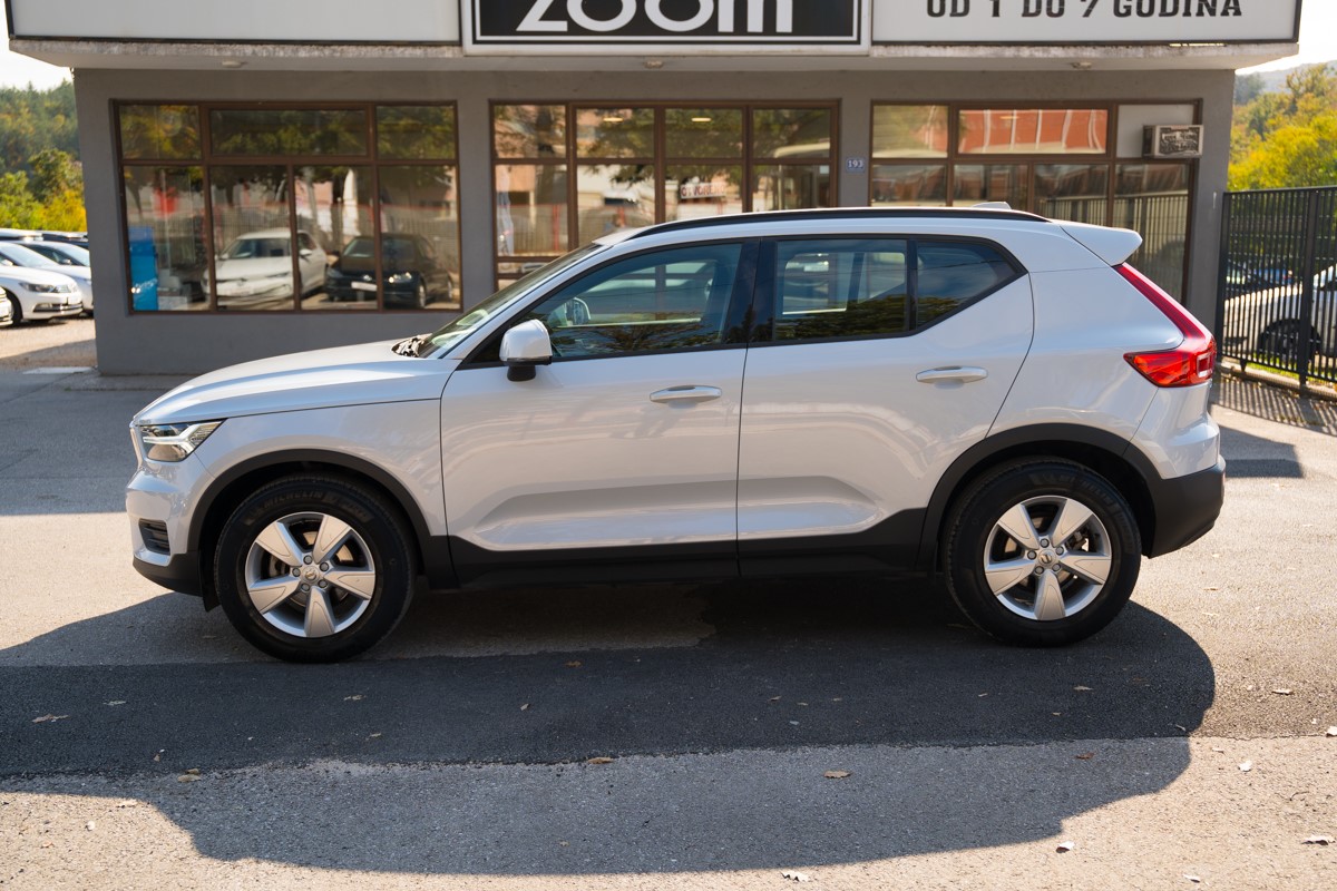 Volvo
 XC40 2.0 D