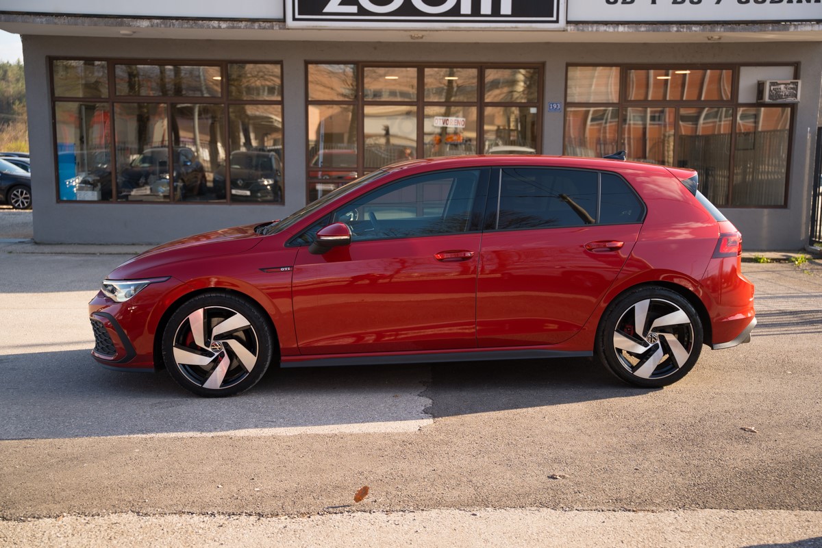 Volkswagen Golf GTI 2.0 TSI DSG