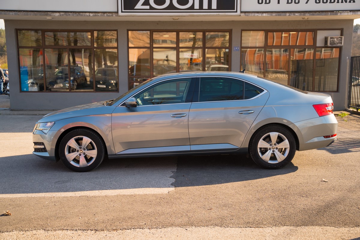 Škoda Superb 2.0 TDI DSG