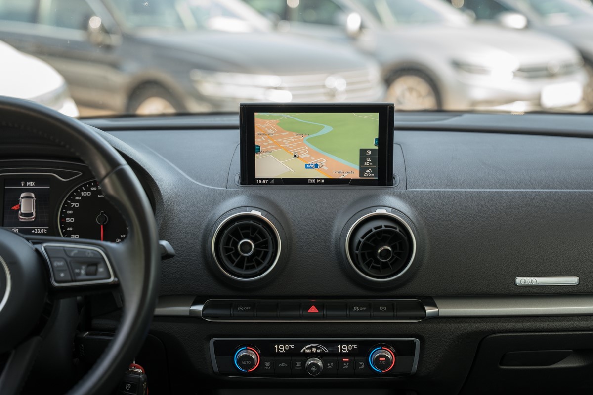 Audi A3
 30 TDI Sportback