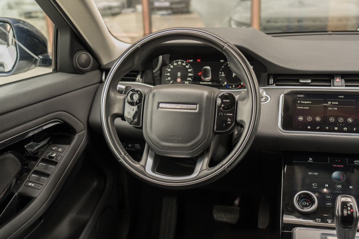 Land Rover
 Range Rover
 EVOQUE 2.0D 4X4