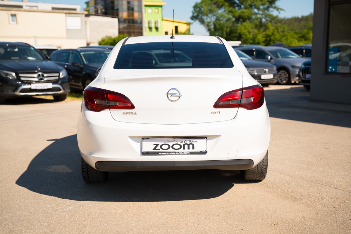 Opel Astra 1.6 CDTI