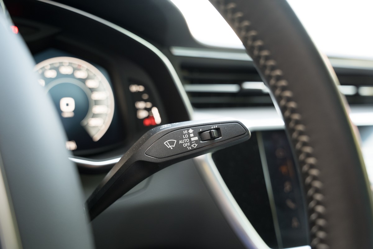 Audi A6
 3.0 TDI S line QUATTRO