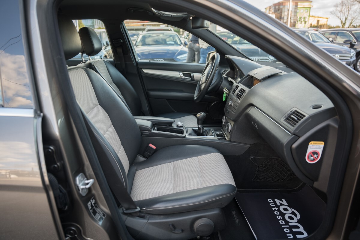 Mercedes-Benz C-Class
 200 CDI 