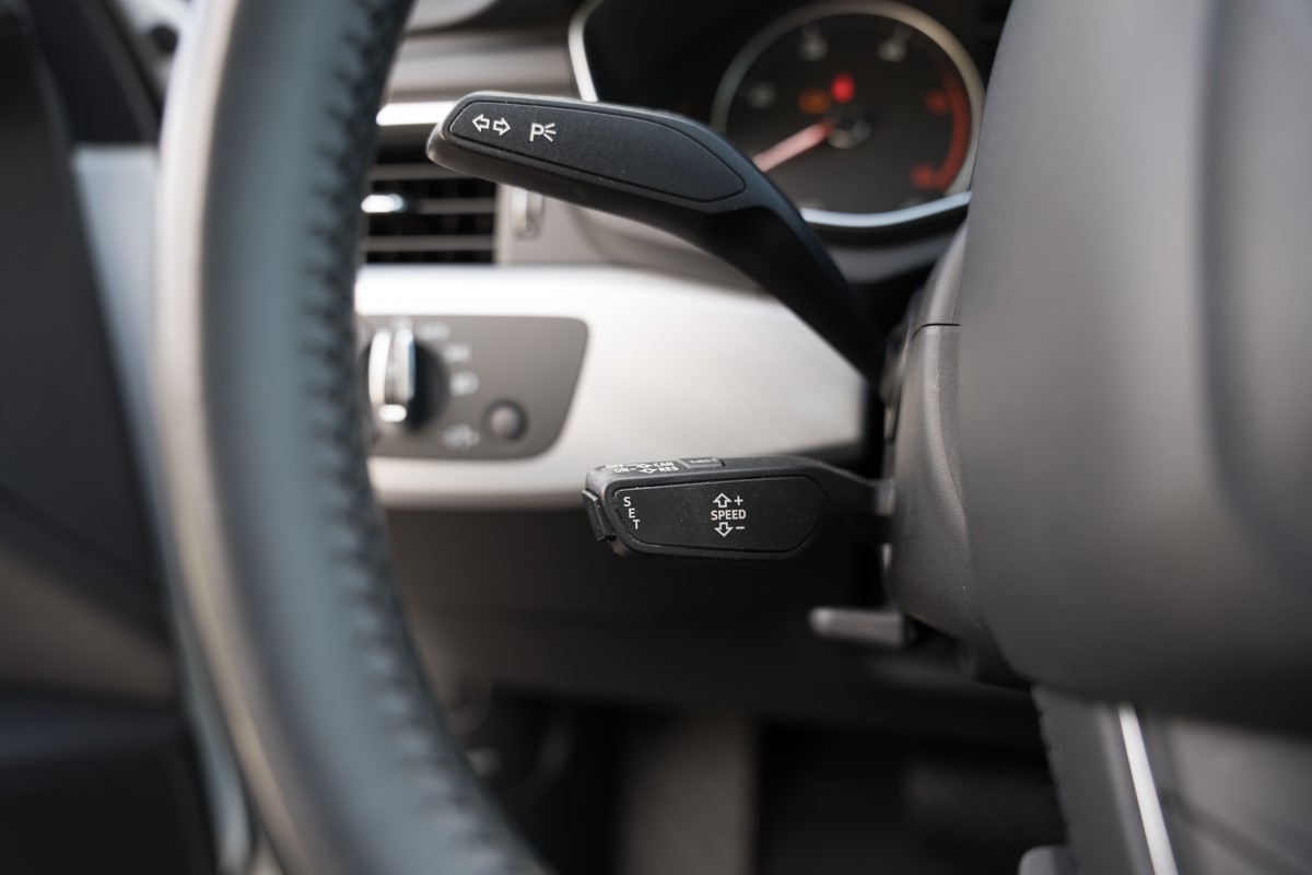 Audi A4
 35 TDI S-Tronic