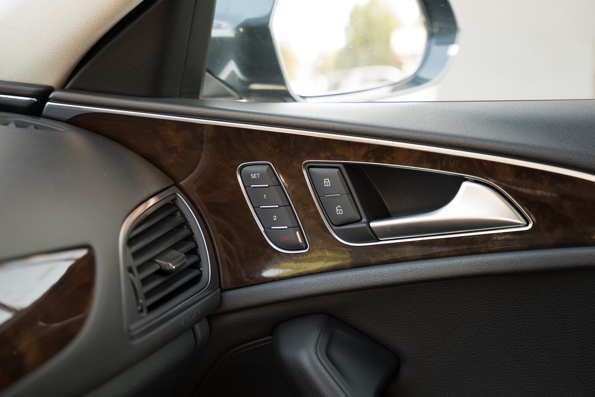 Audi A6
 2.0 TDI
