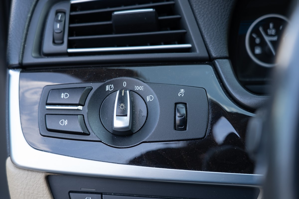 BMW
 5-Series 530d