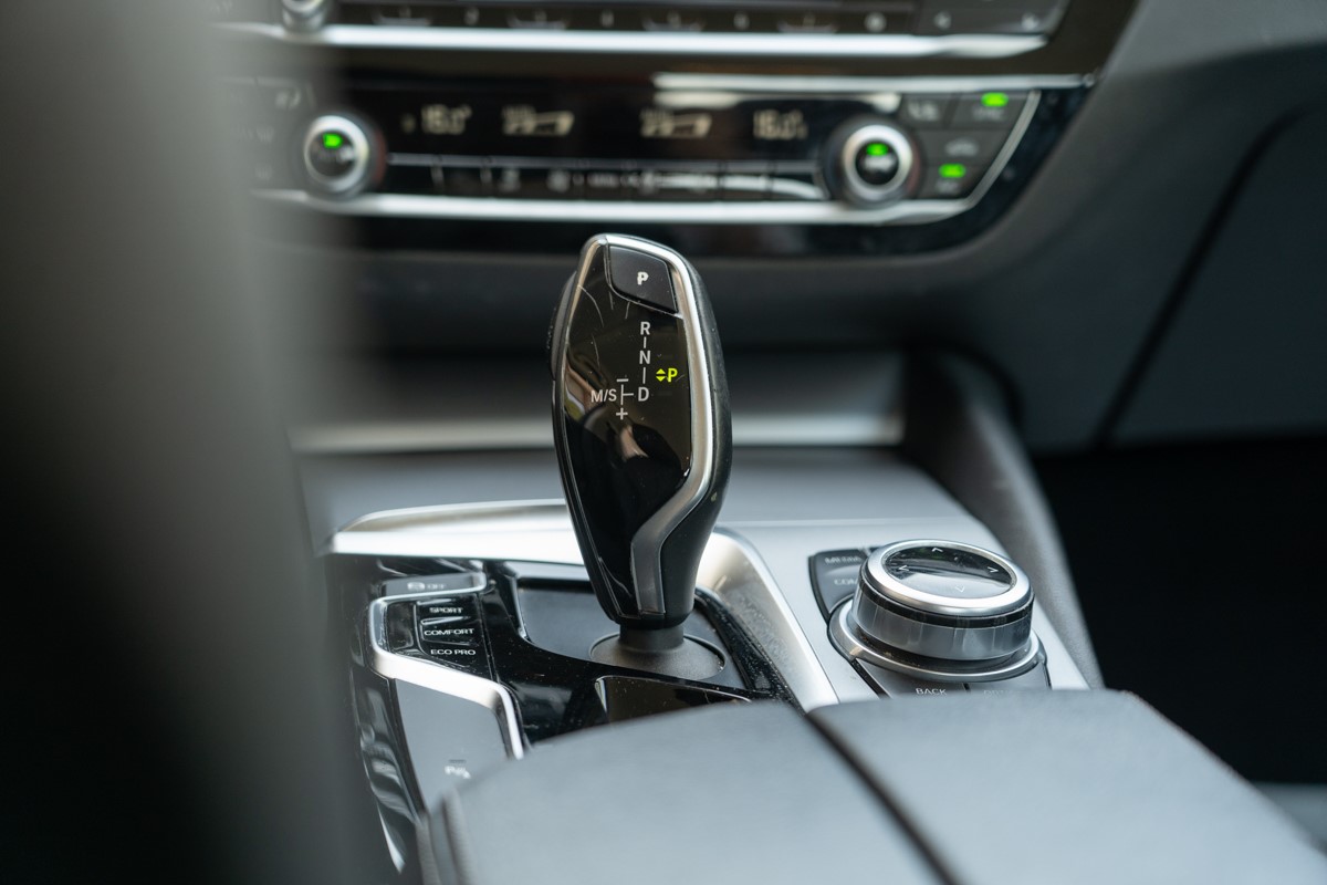 BMW
 5-Series 520d