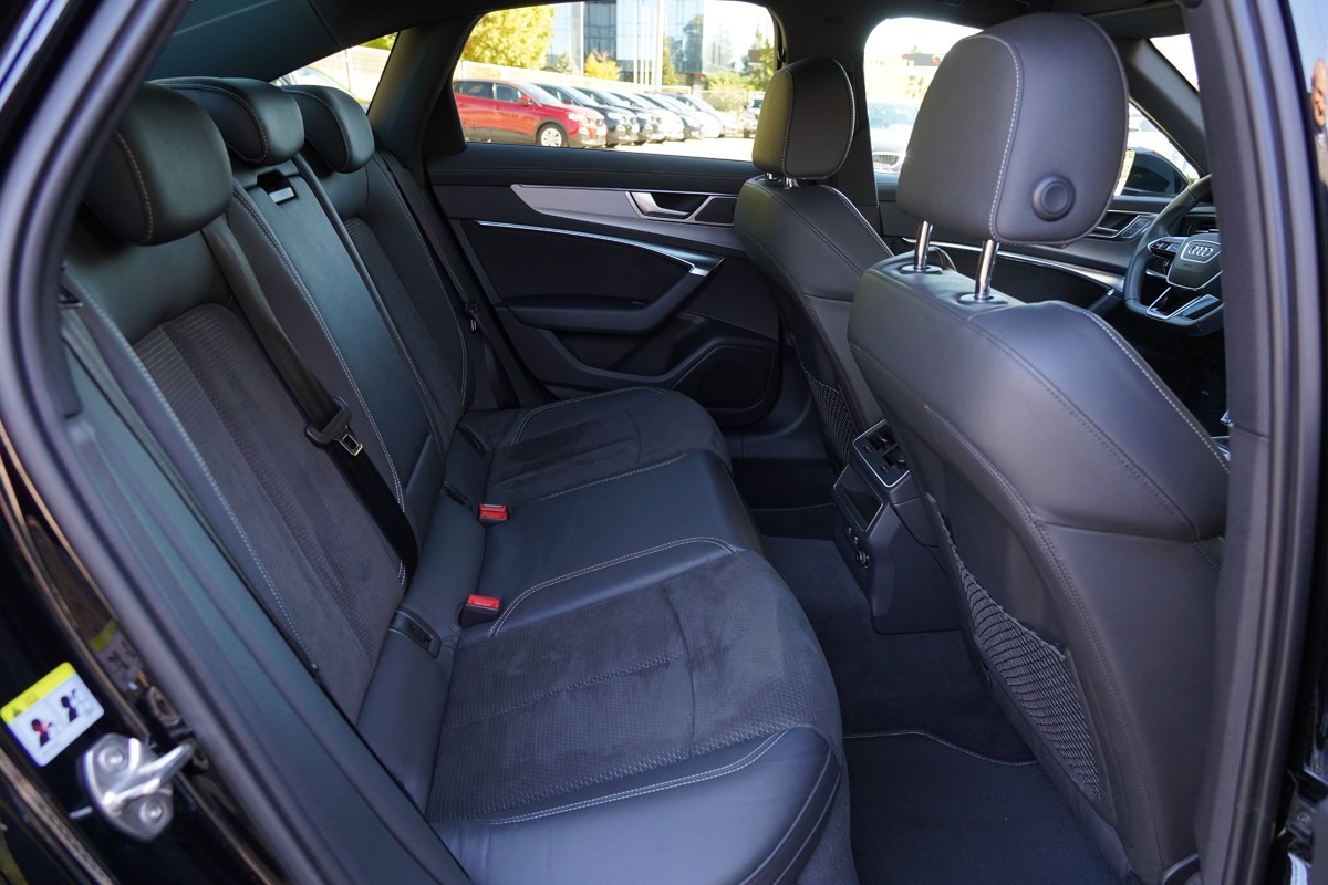 Audi A6
 40 TDI S-LINE S-TRONIC