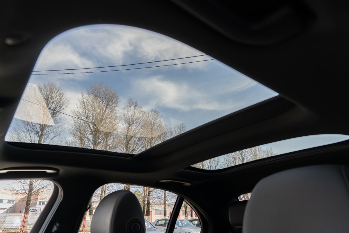 Mercedes-Benz E-Class
 E 220 D 4 MATIC