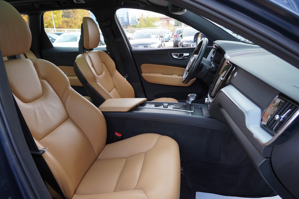 Volvo
 XC60 2.0 D5 ECO BUSINESS