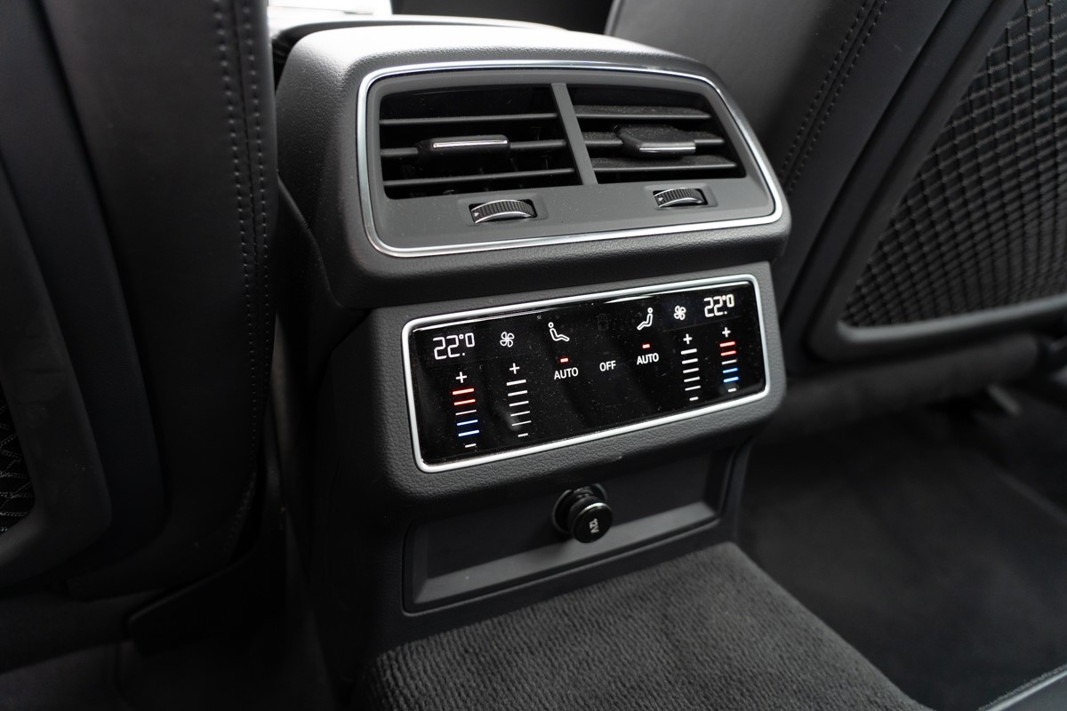 Audi A6
 3,0 TDI