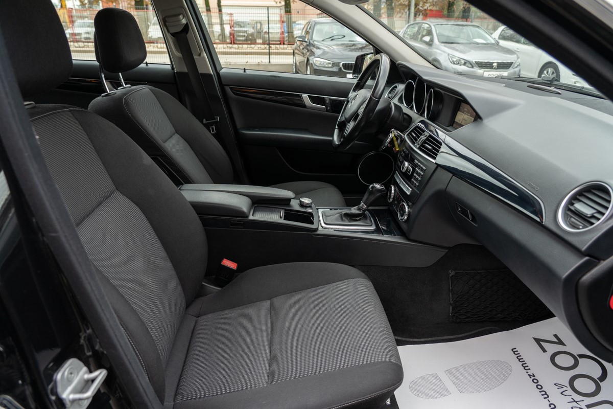Mercedes-Benz C-Class
 C 220 CDI