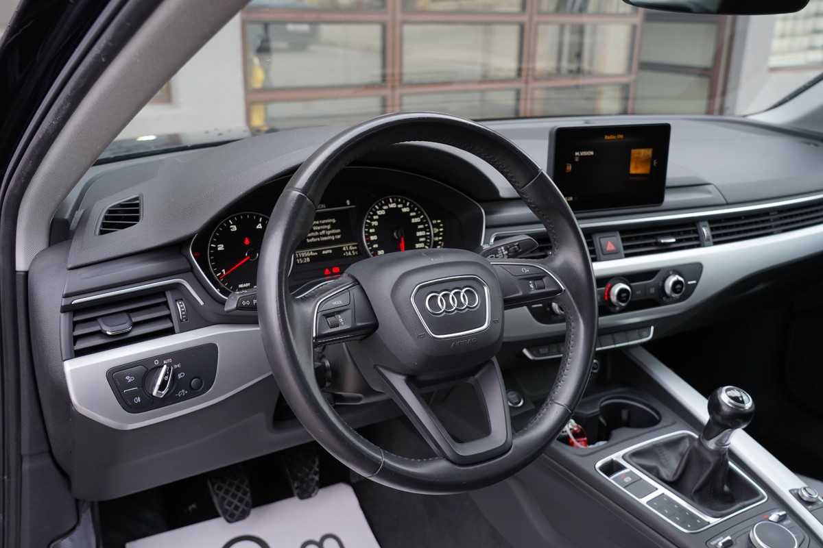 Audi A4
 2.0 TDI