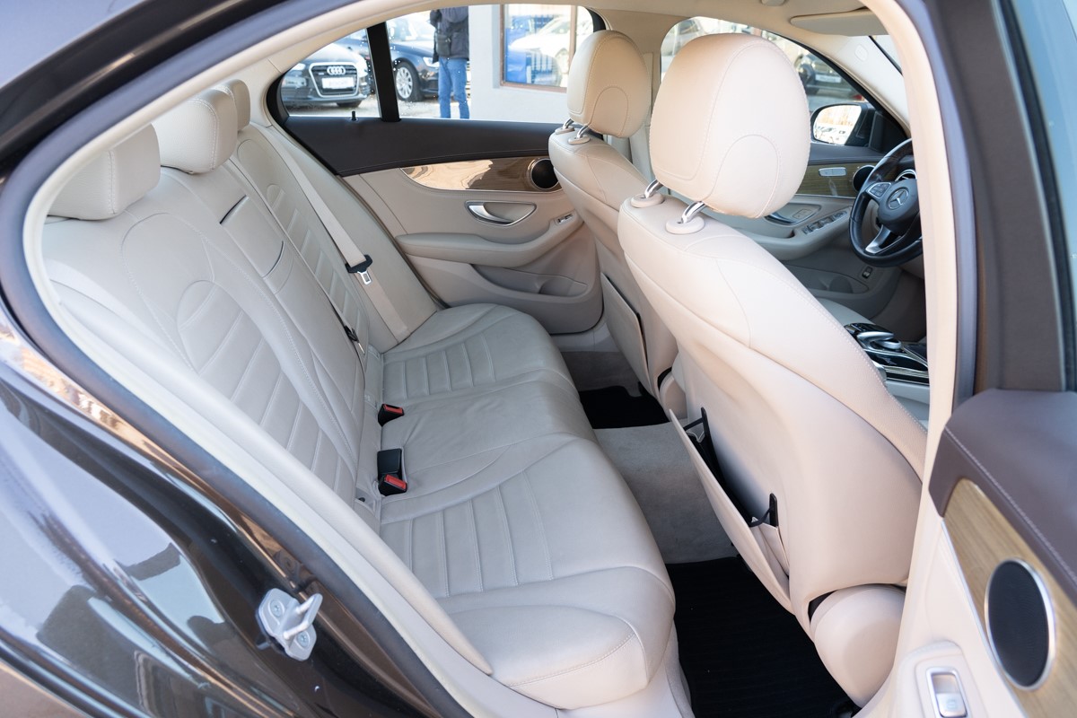 Mercedes-Benz C-Class
 180 CDI