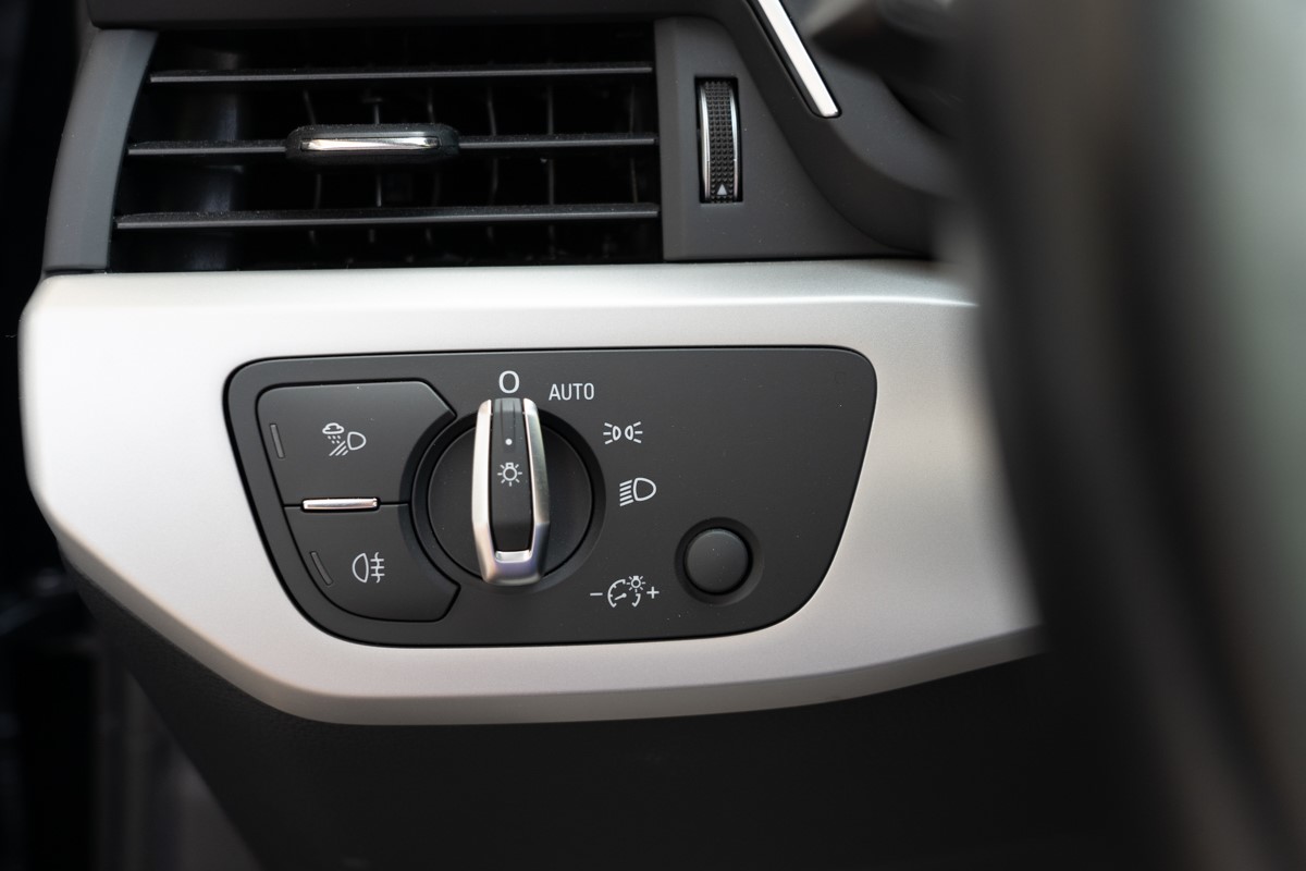 Audi A4
 30 TDI S-Tronic Business