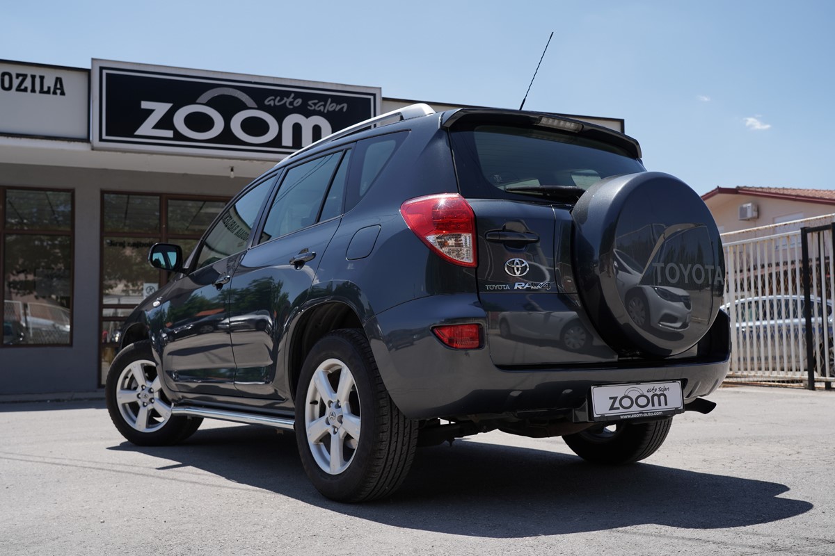 Toyota
 RAV4
 2,2 D