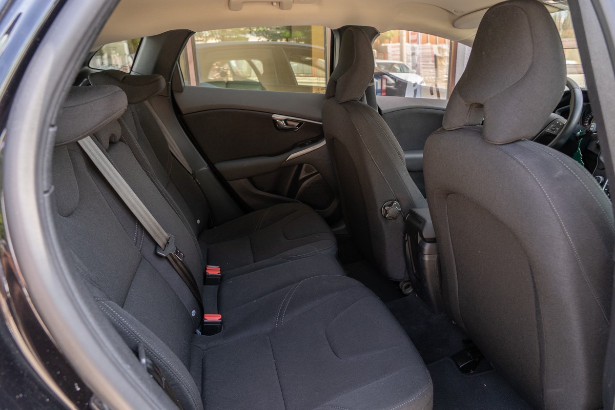 Volvo
 V40 D2