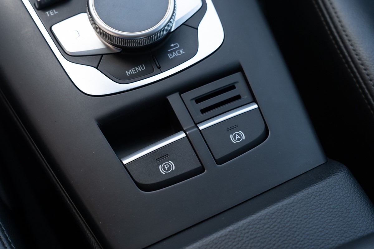 Audi A3
 40 TDI Quattro
