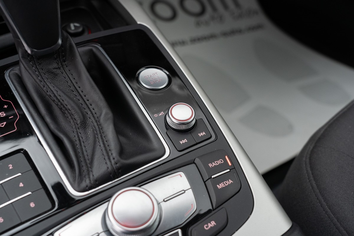 Audi A6
 2.0 TDi Ultra S-tronic