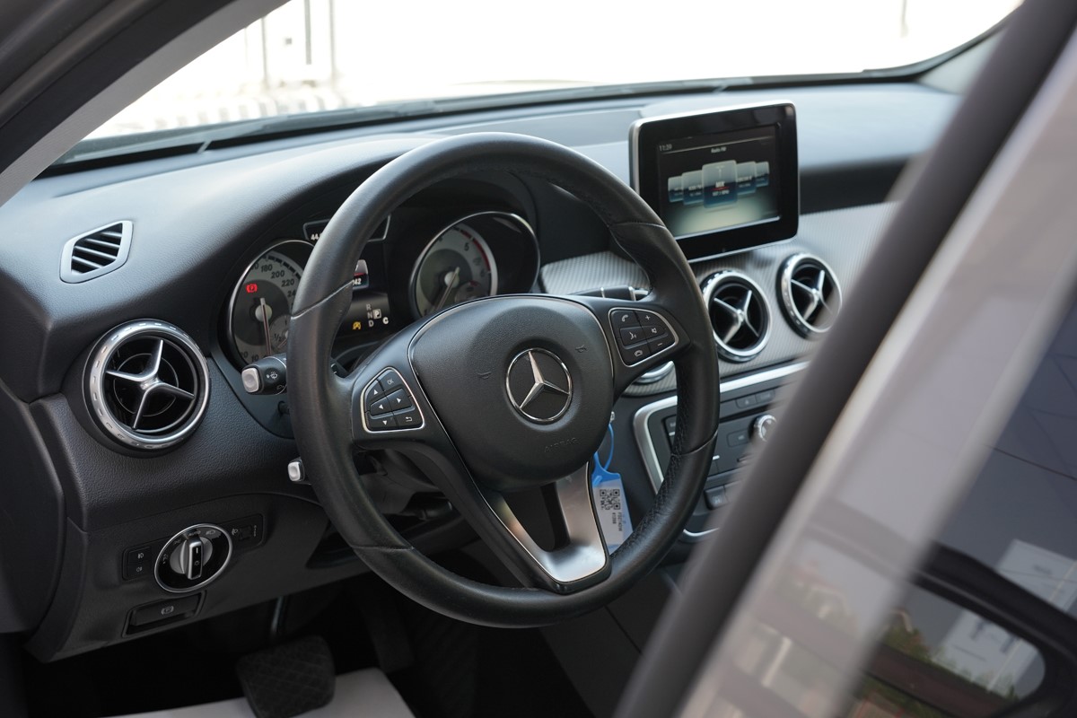 Mercedes-Benz GLA 220 D 4MATIC