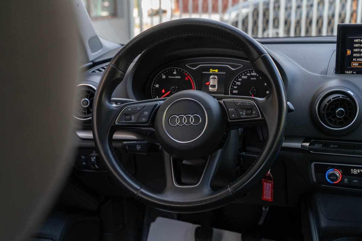 Audi A3
 1.6 TDi Business