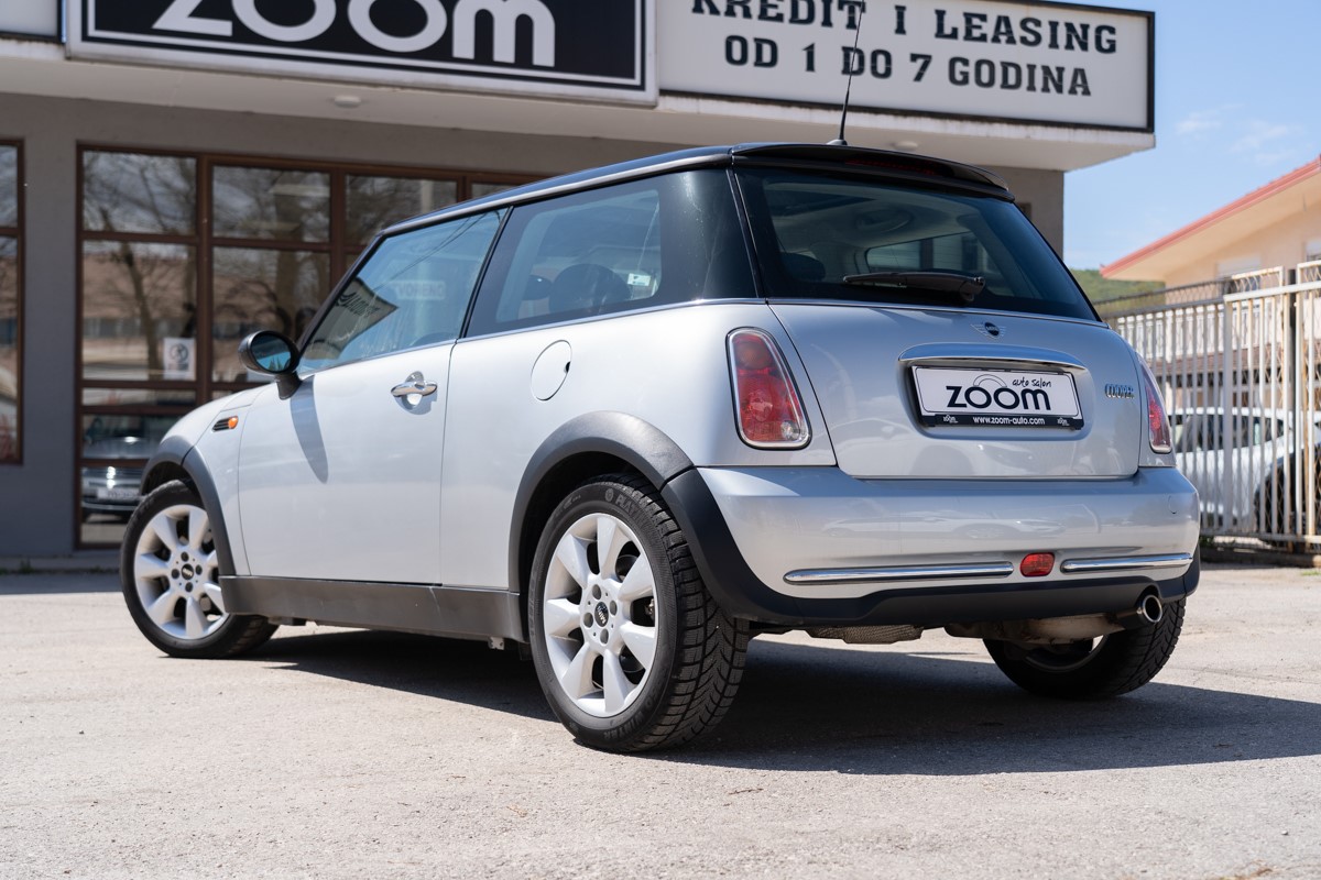 MINI
 Cooper 
 1,6 Benzin
