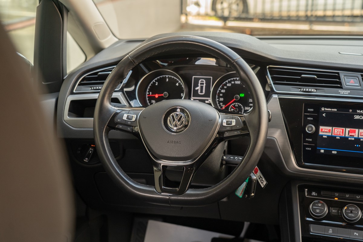 Volkswagen Touran 1,6 TDI DSG 7 sjedista