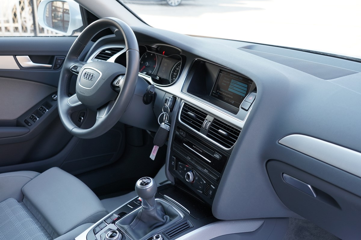 Audi A4
 2.0 TDI