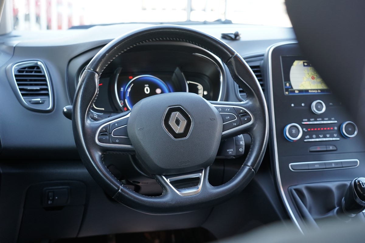 Renault Scenic 1.5 DCI 
