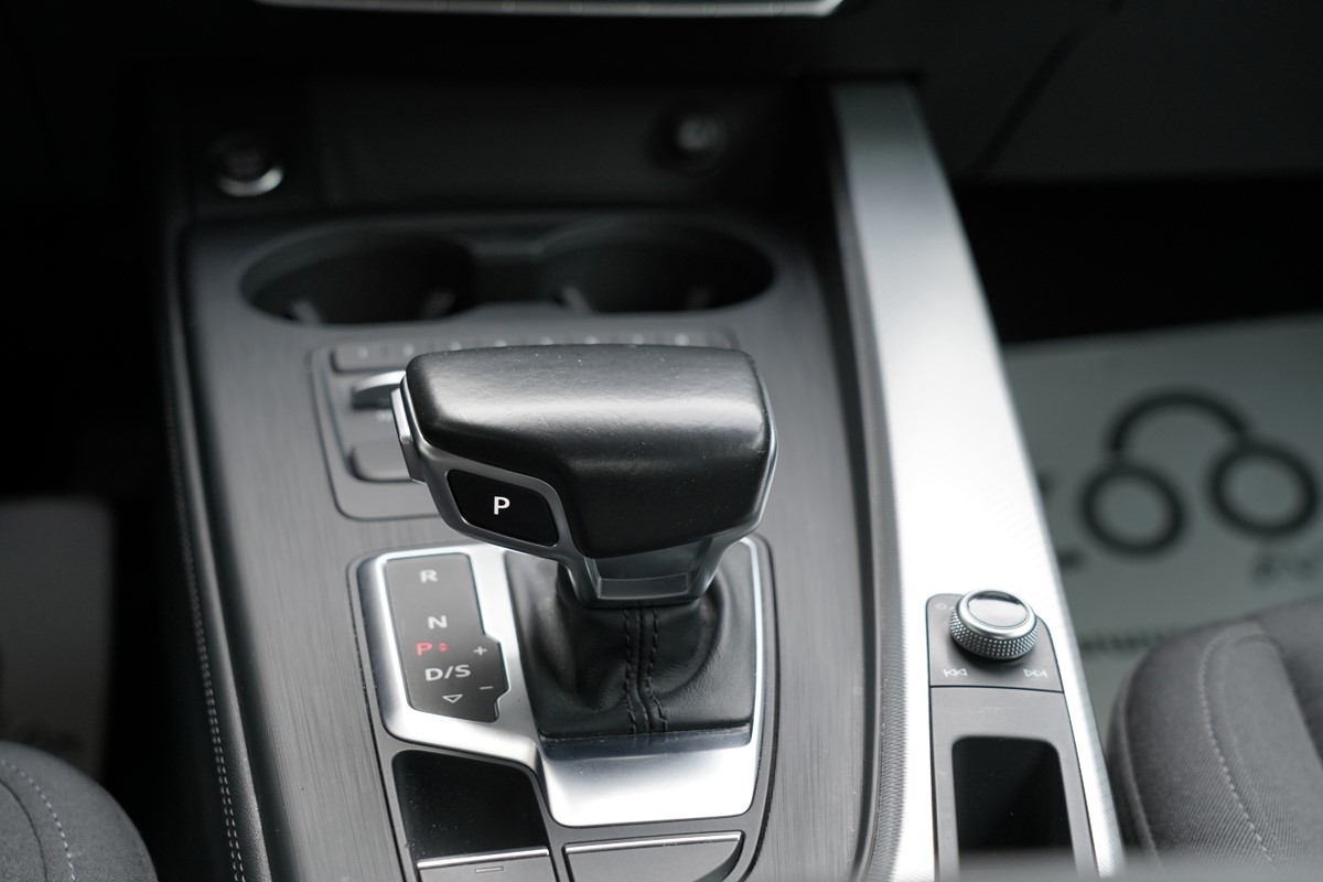 Audi A4
 3.0 TDi Quattro Tiptronic