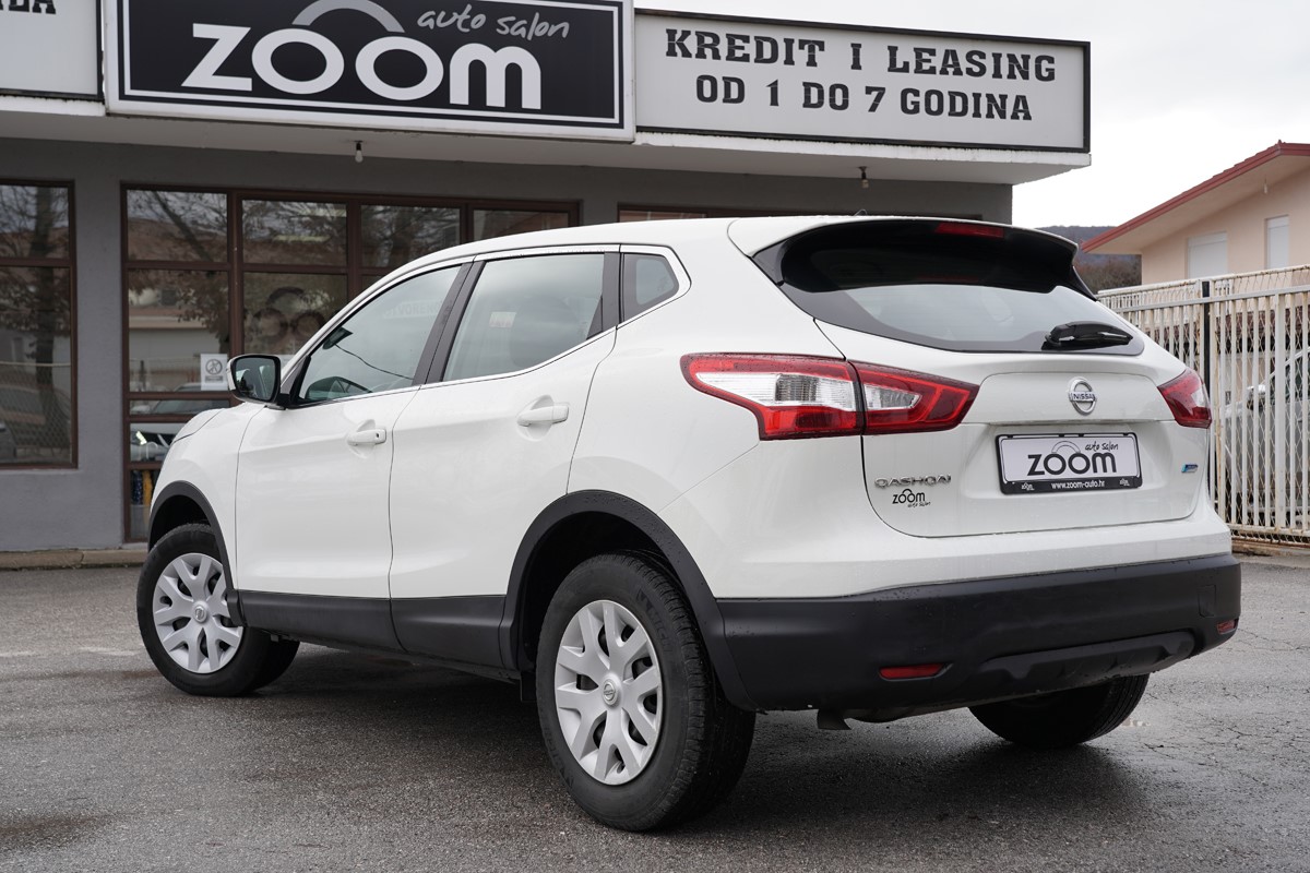Nissan
 Qashqai 1.5 DCI